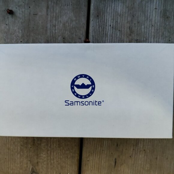 Ladies Wallet - Picture 2 of 6